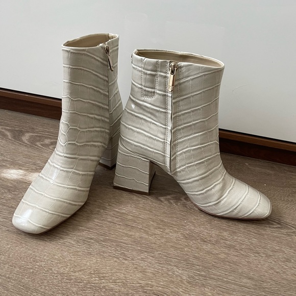 SAM EDELMAN Leather Bootie - Picture 4 of 12